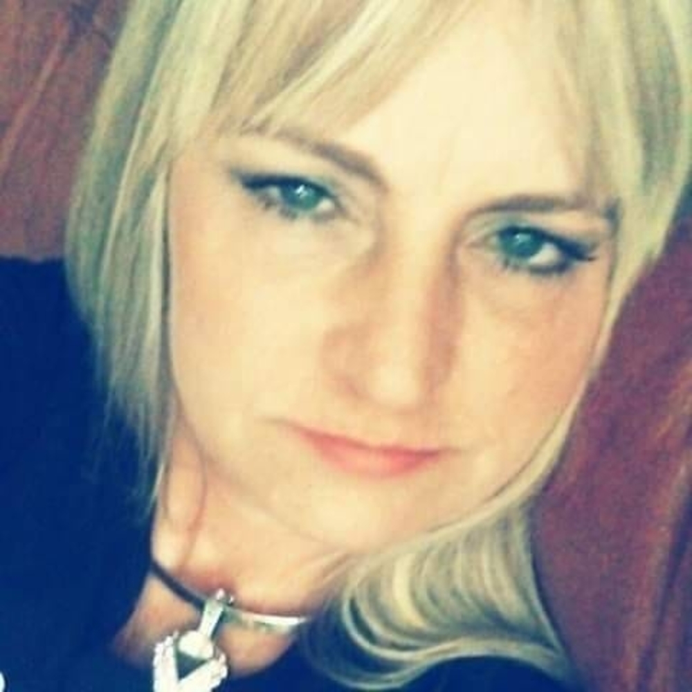 Meet your Posher, Angelia